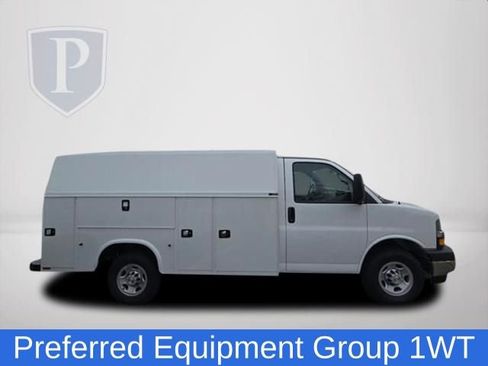 New 2025 Chevrolet Express 3500 w/ Power Convenience Package image 4