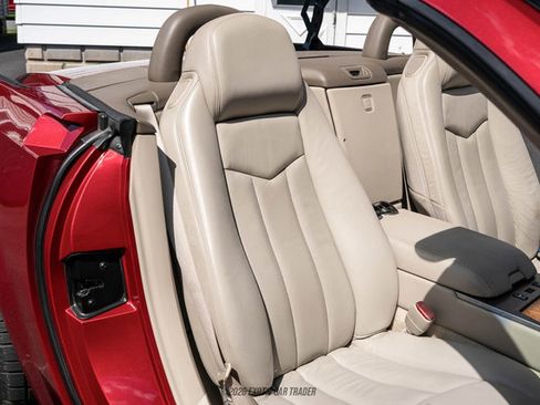 Used 2005 Cadillac XLR RWD image 32