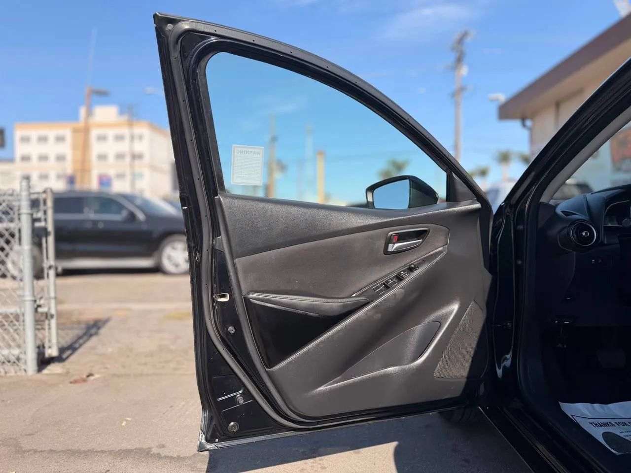 Used 2018 Toyota Yaris iA FWD image 23