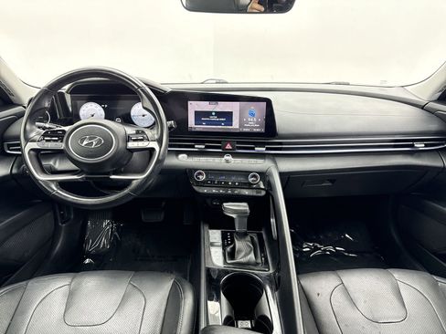 Used 2022 Hyundai Elantra Limited w/ Preferred Accessory Package image 14