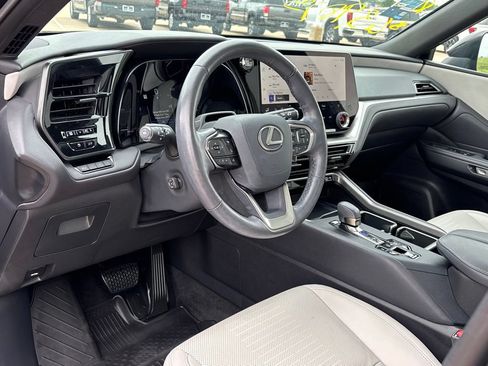 Used 2025 Lexus TX 350 AWD w/ Technology Package image 12