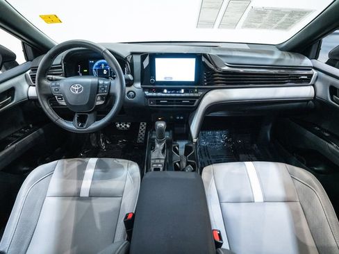 Certified 2025 Toyota Camry SE w/ Convenience Package image 14