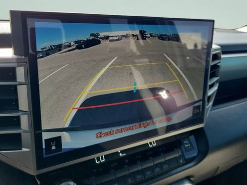 Used 2025 Toyota Tundra SR5 w/ SR5 Premium Package AWD/4WD image 18