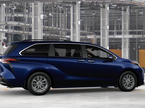 New 2026 Toyota Sienna XLE AWD/4WD image 11