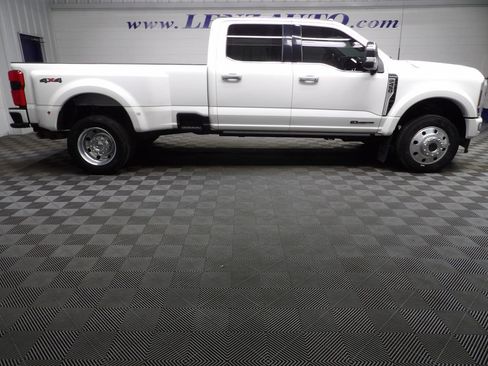 Used 2024 Ford F450 Platinum AWD/4WD image 2
