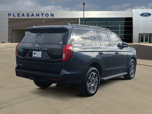 New 2025 Ford Expedition Active RWD image 5