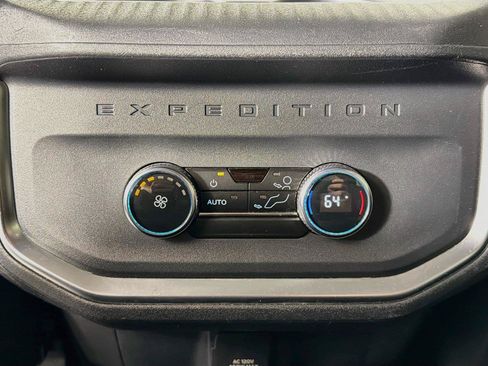 Used 2025 Ford Expedition Active AWD/4WD image 29