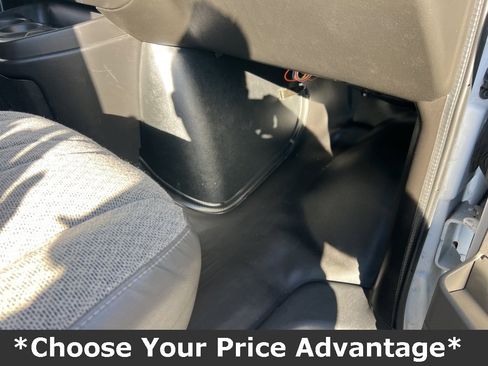 Used 2016 GMC Savana 3500 image 31