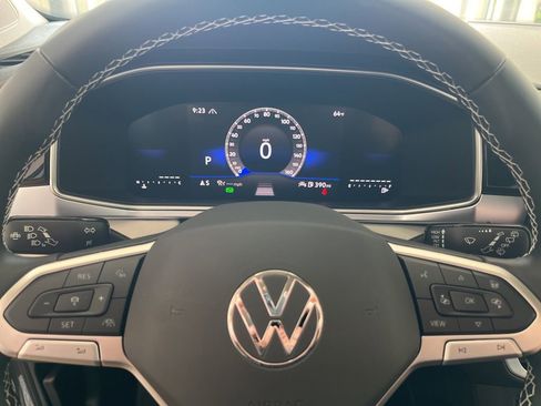 New 2026 Volkswagen Taos SE AWD/4WD image 16