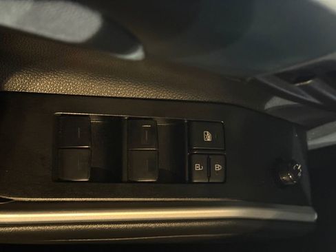 Used 2022 Toyota Highlander LE image 8