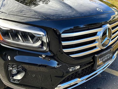 Used 2025 Mercedes-Benz GLB 250 4MATIC image 30