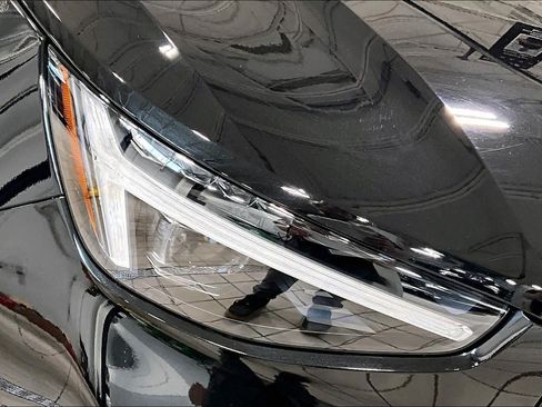 Used 2024 Volvo XC40 B5 Plus w/ Protection Package Premier AWD/4WD image 26