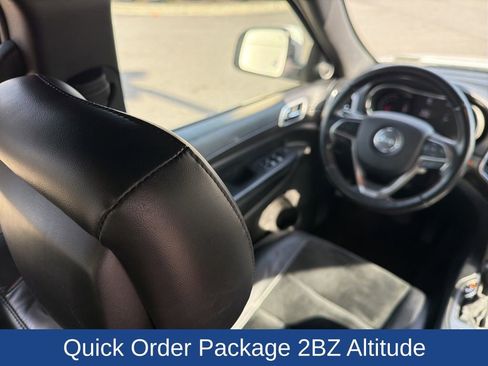 Used 2018 Jeep Grand Cherokee Altitude image 15
