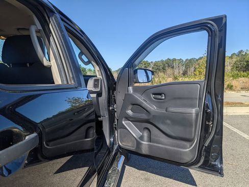 Used 2022 Nissan Frontier S w/ Technology Package image 50