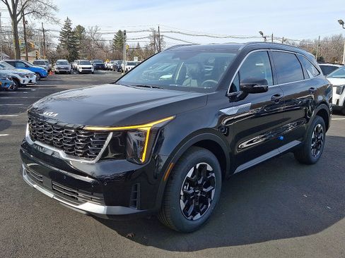 New 2026 Kia Sorento S image 3