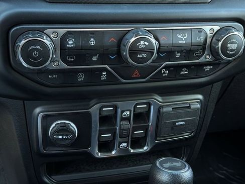 Used 2022 Jeep Wrangler Unlimited Sport image 26