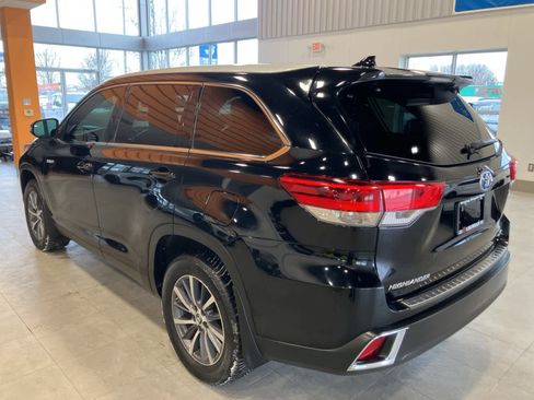 Used 2019 Toyota Highlander XLE image 7