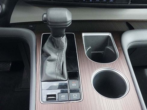 Used 2021 Toyota Sienna LE image 42