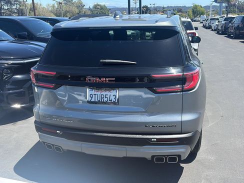 Used 2025 GMC Acadia Elevation AWD/4WD image 5