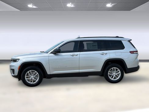 New 2026 Jeep Grand Cherokee L 4WD image 2