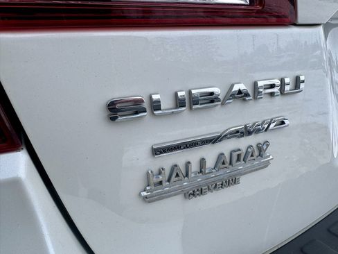 Used 2017 Subaru Outback 2.5i Premium image 11