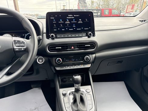 Used 2022 Hyundai Kona Limited image 21