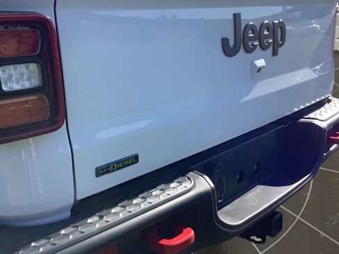 Certified 2022 Jeep Gladiator Rubicon w/ Dual Top Group image 10