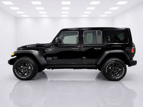 Used 2023 Jeep Wrangler Unlimited w/ Sun & Screen Package AWD/4WD image 4
