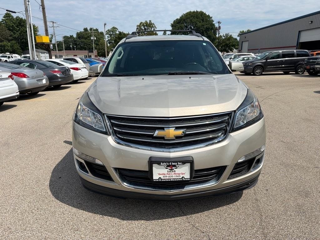 Used 2016 Chevrolet Traverse LT w/ Style and Technology Package FWD image 3