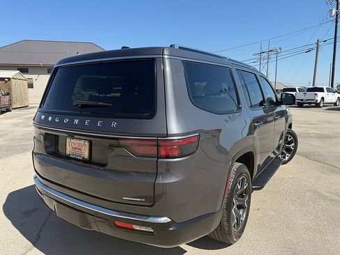 Used 2024 Jeep Wagoneer Series III AWD/4WD image 5