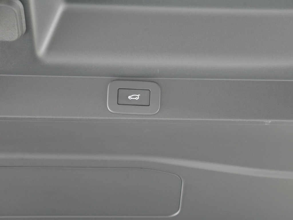 Certified 2025 Land Rover Range Rover Autobiography AWD/4WD image 18