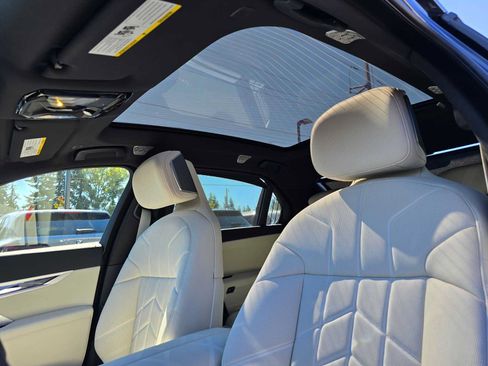Used 2025 BMW 750e xDrive w/ Executive Package AWD/4WD image 23