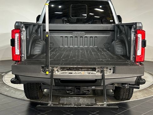 Used 2026 Ford F250 Platinum w/ FX4 Off-Road Package AWD/4WD image 42