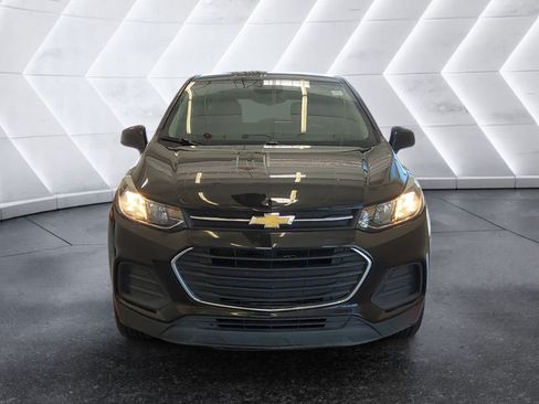 Used 2018 Chevrolet Trax LS w/ LPO, Protection Package AWD/4WD image 2