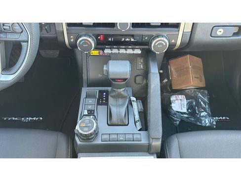 New 2026 Toyota Tacoma TRD Off-Road AWD/4WD image 31