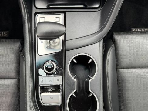 Used 2019 Genesis G70 2.0T Advanced image 26