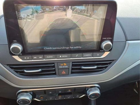 Used 2024 Nissan Altima 2.5 SR FWD image 16