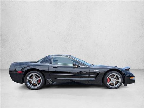 Used 2004 Chevrolet Corvette Z06 w/ Memory Package RWD image 5