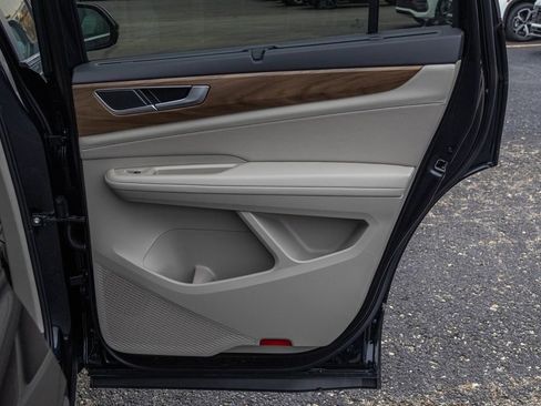 New 2026 Volkswagen Atlas SE image 40