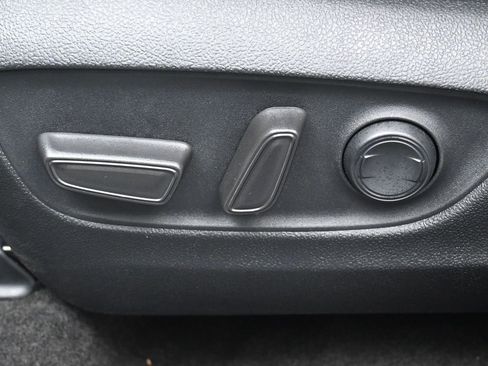 Certified 2023 Toyota Highlander XSE image 10