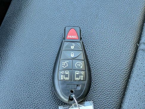 Certified 2017 Dodge Grand Caravan GT image 29