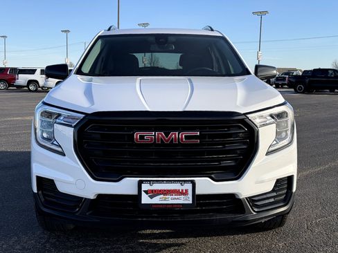 Used 2023 GMC Terrain SLE w/ Driver Convenience Package image 9