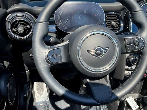 Used 2023 MINI Cooper Cooper image 41