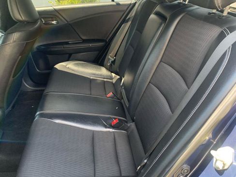 Used 2017 Honda Accord Sport image 8
