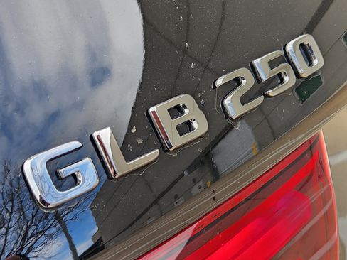 Used 2025 Mercedes-Benz GLB 250 GLB 250 image 11