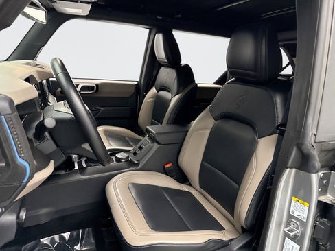 Used 2024 Ford Bronco Wildtrak image 11