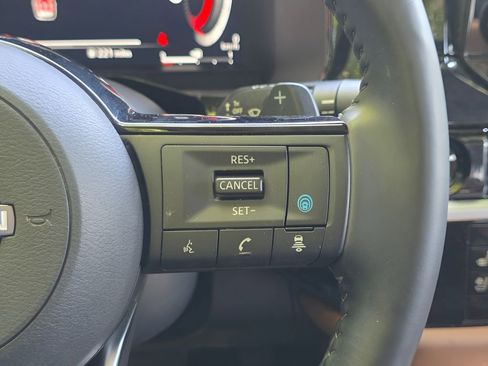 Used 2025 Nissan Pathfinder Platinum AWD/4WD image 25