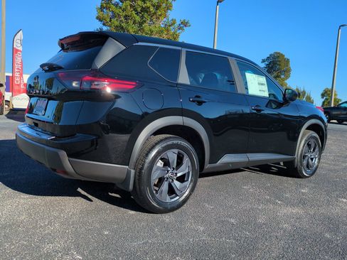 Used 2026 Nissan Rogue SV FWD image 4