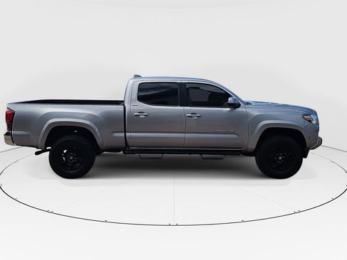 Used 2021 Toyota Tacoma SR5 RWD image 2
