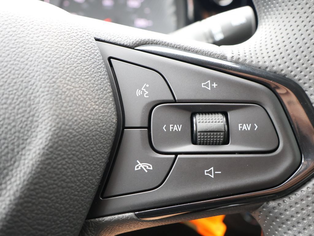 New 2026 Chevrolet Trax LS w/ LS Convenience Package FWD image 17